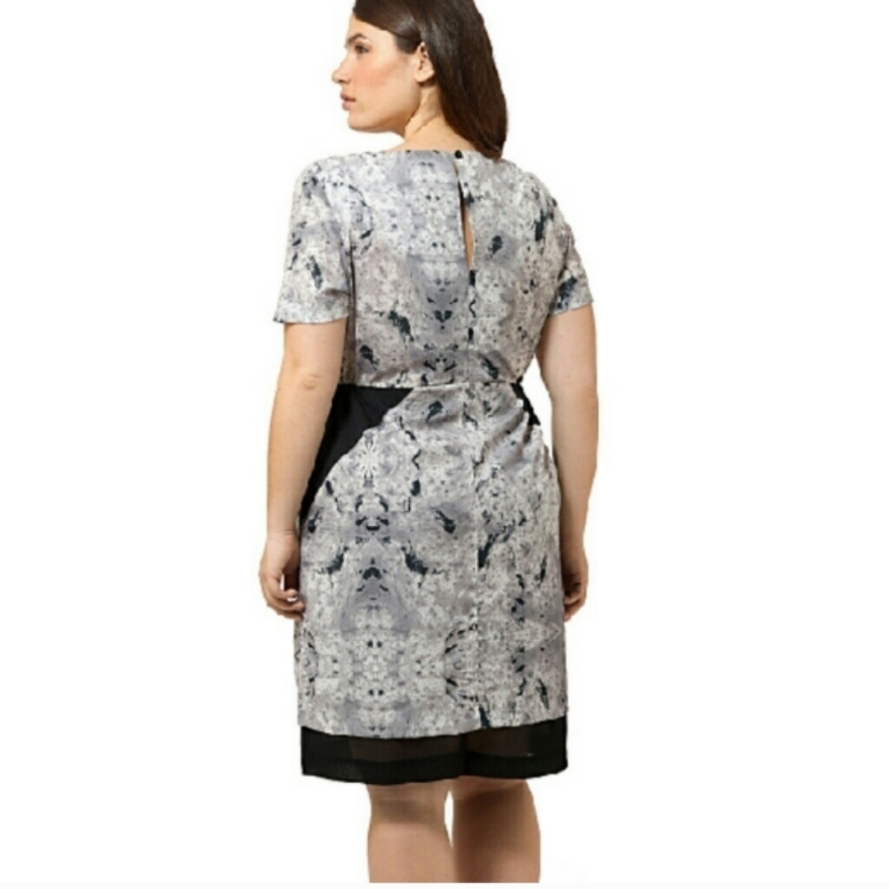 Carmakoma's Marble Print Shift Pocket Dress - Picture 2 of 6